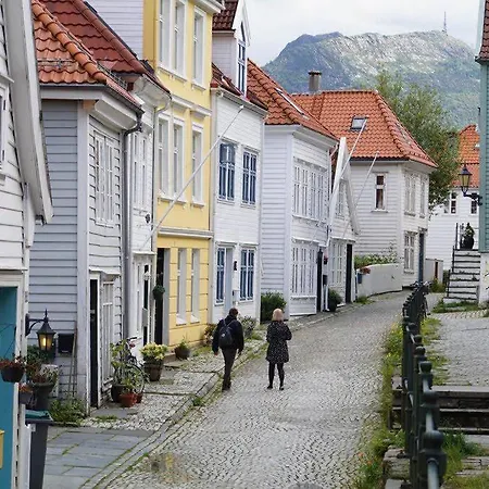 Bryggen Апартаменты *